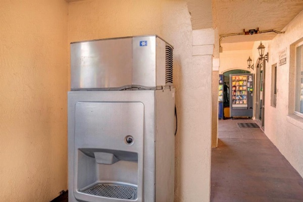 Red Roof Inn Orlando South - Florida Mall image 13